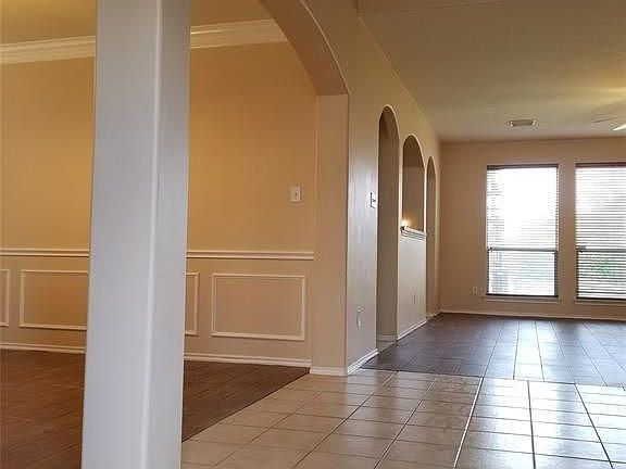 4th image of 21038 Narrow Gate Dr