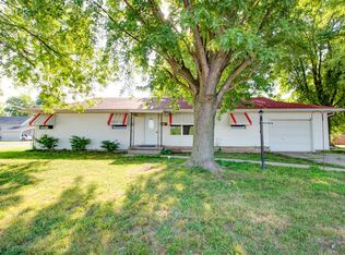 200 N Old Saint Louis Rd, Hartford, IL 62048