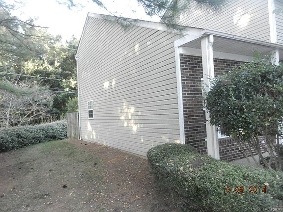 3rd image of 676 Emerald Cove Dr #676
