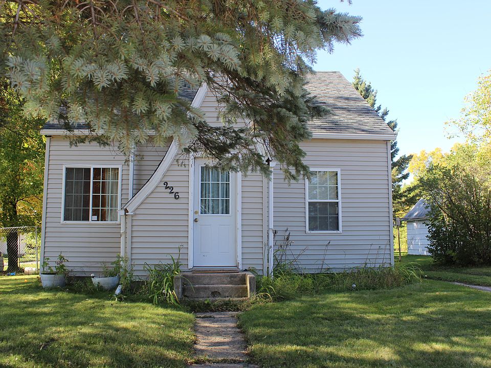 1st image of 229 Main Ave S