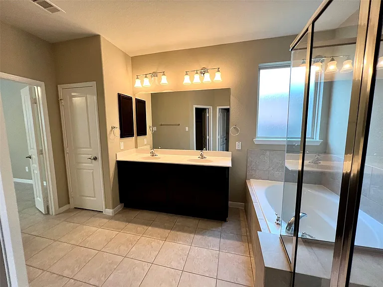 6418 Burgess Heights Ln — Photo 12