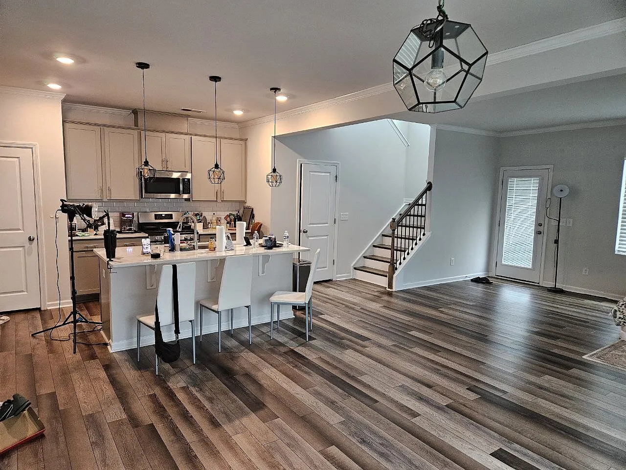 3 bed, 2.5 bath, 2067 sqft, $2,129 — Photo 4