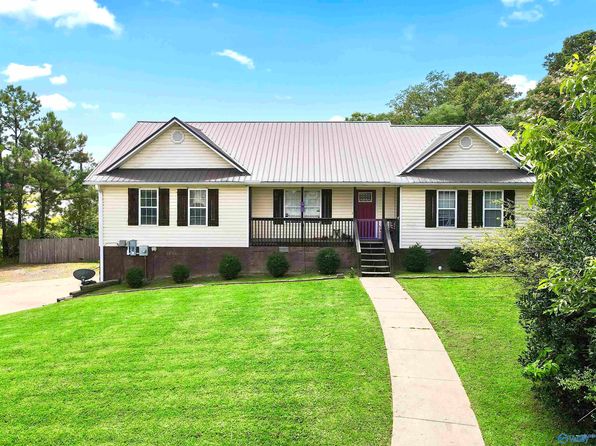1315 Acer Ln, Albertville, AL 35951