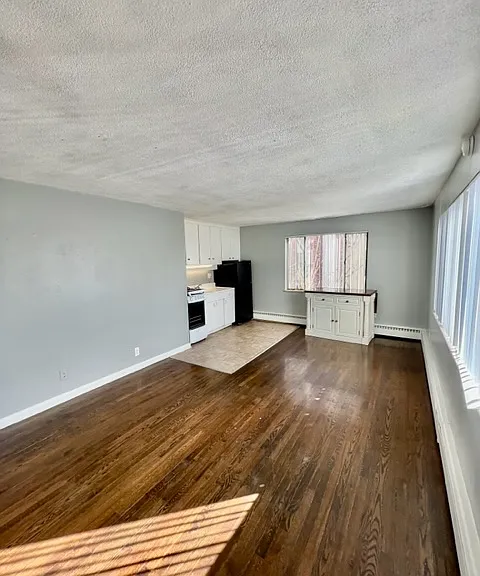 Corona Manor Apartments — Photo 49