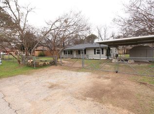610 Thompson Dr, Lake Dallas, TX 75065
