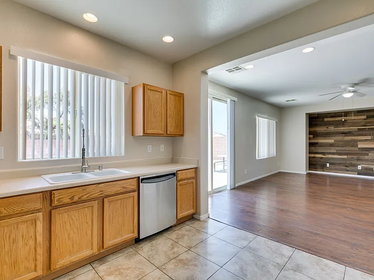2925 Dowitcher Ave — Photo 18
