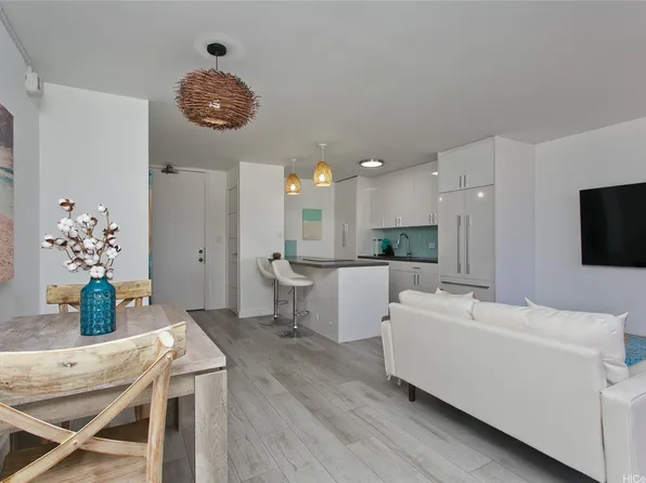 320 Liliuokalani Ave APT 602, Honolulu, HI 96815