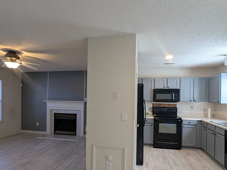 1701 Clooney Ln — Photo 5