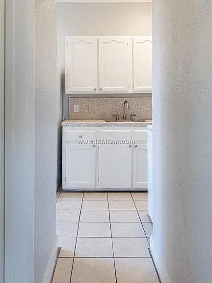 43rd Place Apartments — Photo 7