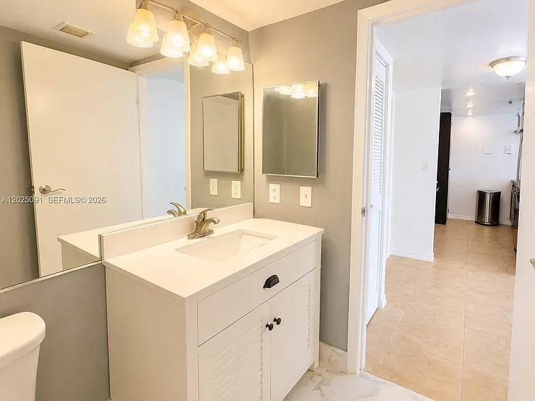 7601 E Treasure Dr #622 — Photo 21