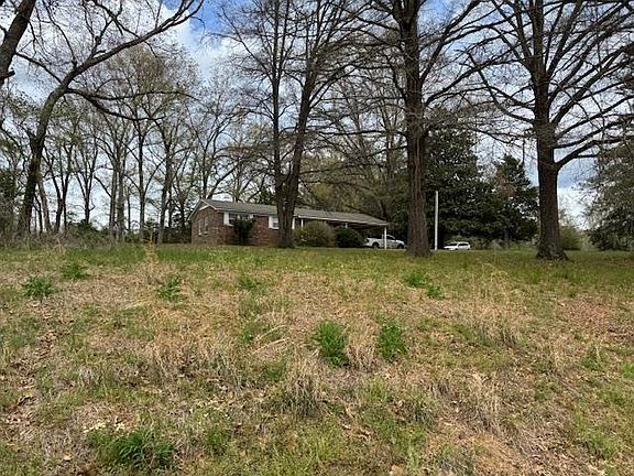 2nd image of 785 Lake Hardeman Rd