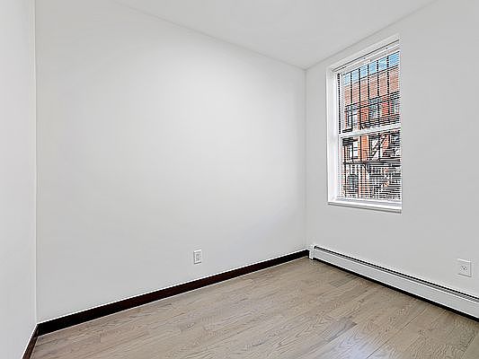 4th image of 98 Clinton St Floor 4
