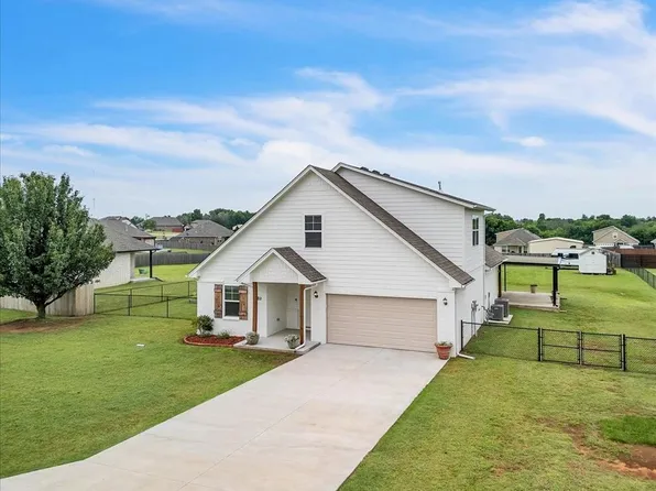 1330 Round Leaf Rd, Edmond, OK 73034