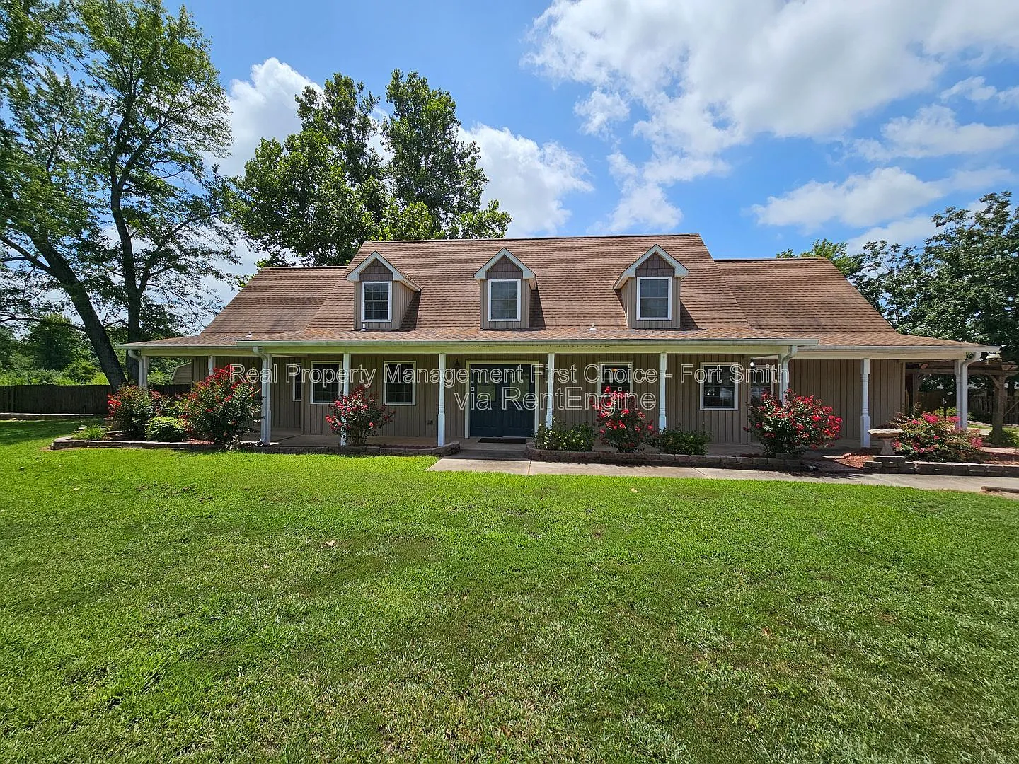 4 bed, 4.0 bath, 2972 sqft, $2,900 — Photo 1
