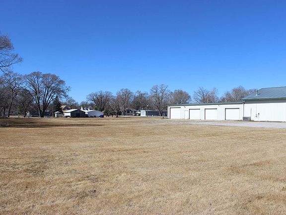 4th image of 307 N Highway 183