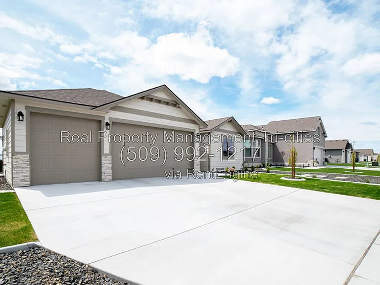 8004 Massey Dr — Photo 2