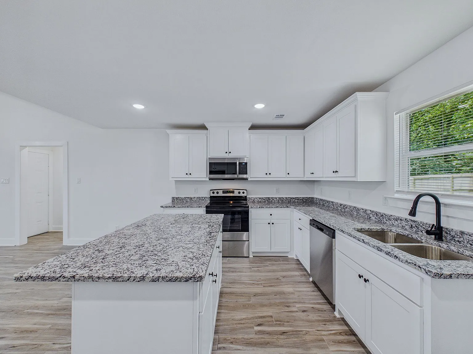 125 Coal Mountain Rd — Photo 2