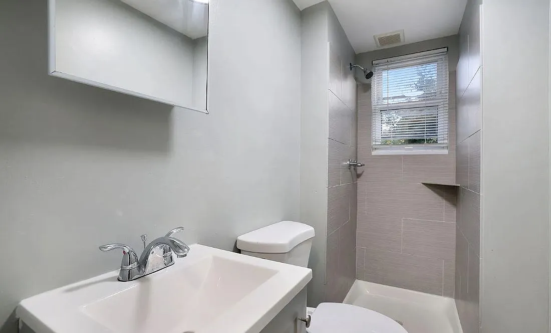 Photo 2 of 14 - 951 Homestead St #2 - Baltimore, MD Building Photo - 951 Homestead St #2
