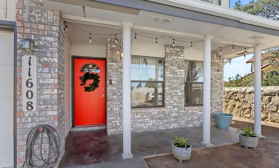 3 bed, 2.5 bath, 1548 sqft, $1,900 — Photo 3