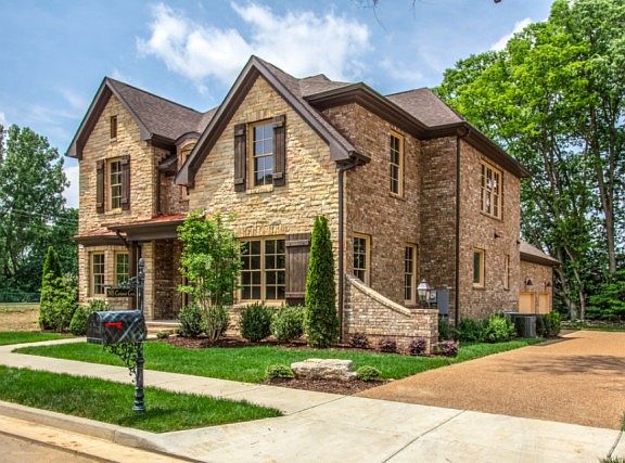 2nd image of 305 Carawood Ct