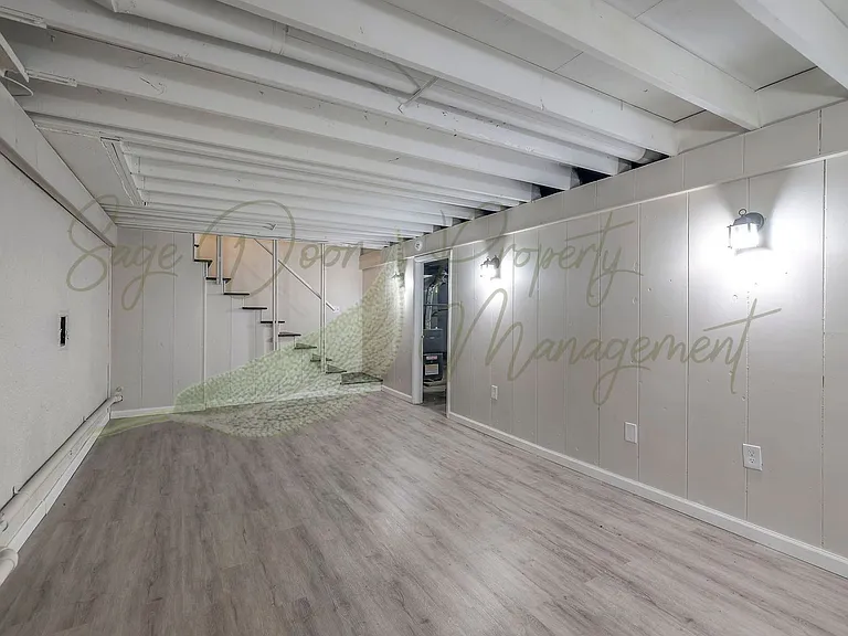 11913 Sycamore Ave — Photo 35
