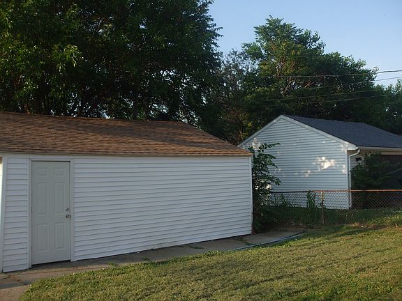 5th image of 458 W Capistrano Ave