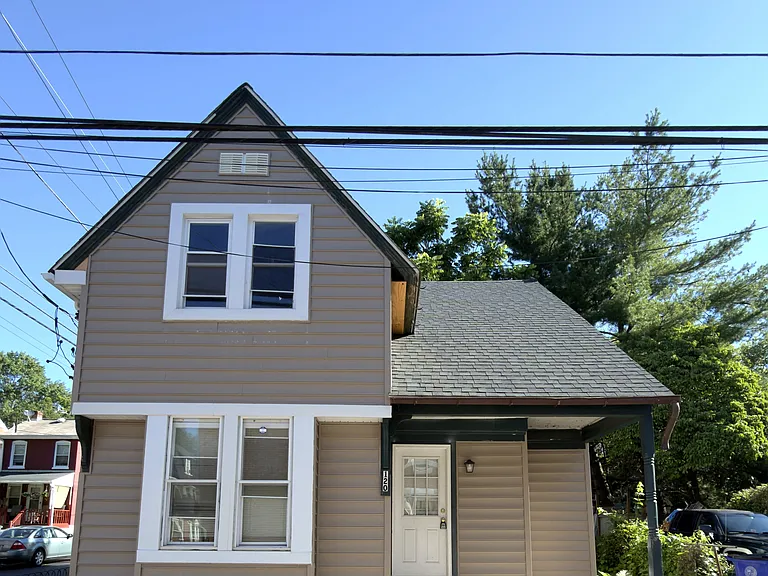 120 N Evans St — Photo 1