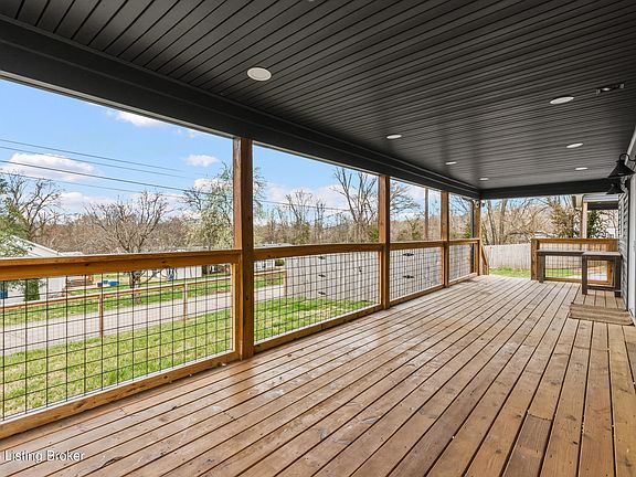 3rd image of 211 Maple St