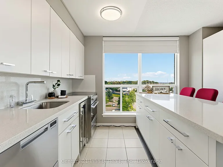 340 Watson St W #510 — Photo 15