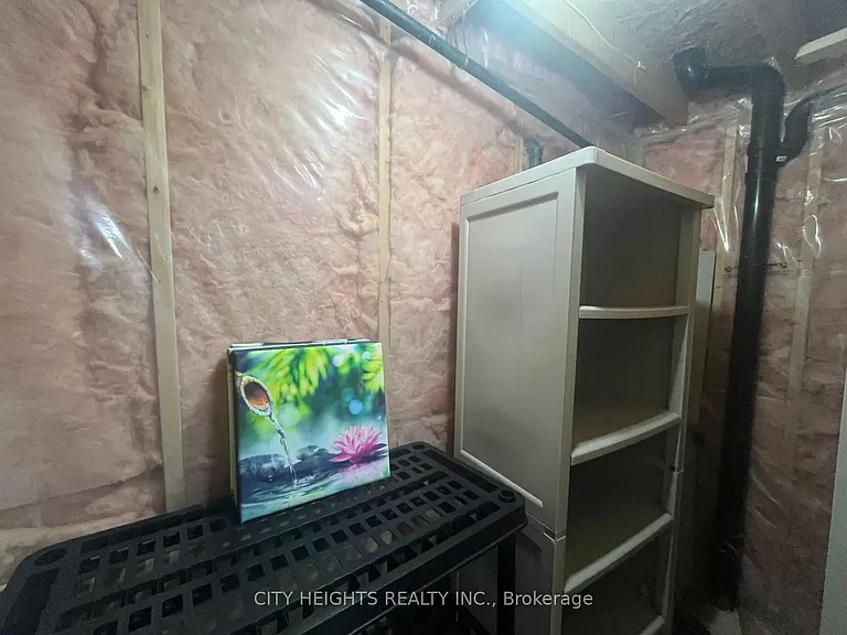 555 Grasslands Ct — Photo 24