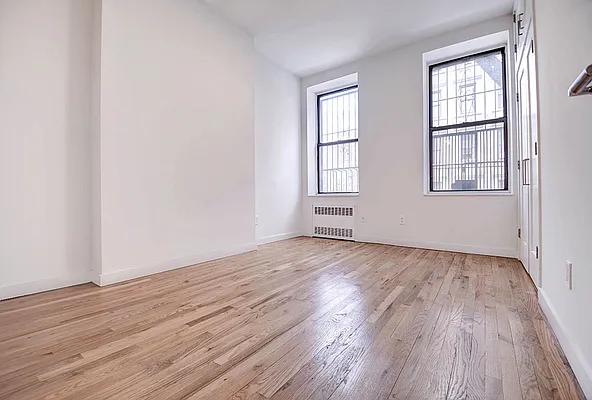 Rented by Urbane Brokerage | media 13