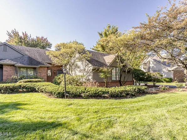 28 Wolf Ridge Dr, Holland, OH 43528