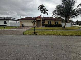 14215 SW 294th St, Homestead, FL 33033
