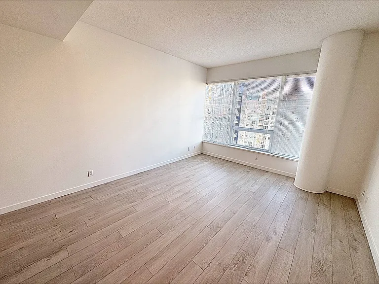 97 W Georgia St #1503 — Photo 4
