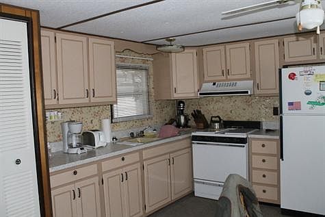 Bright and updated kitchen