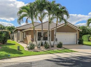 7413 NW 70th Ave, Pompano Beach, FL 33067