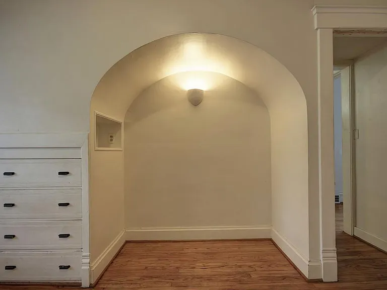 804 W Church St — Photo 9