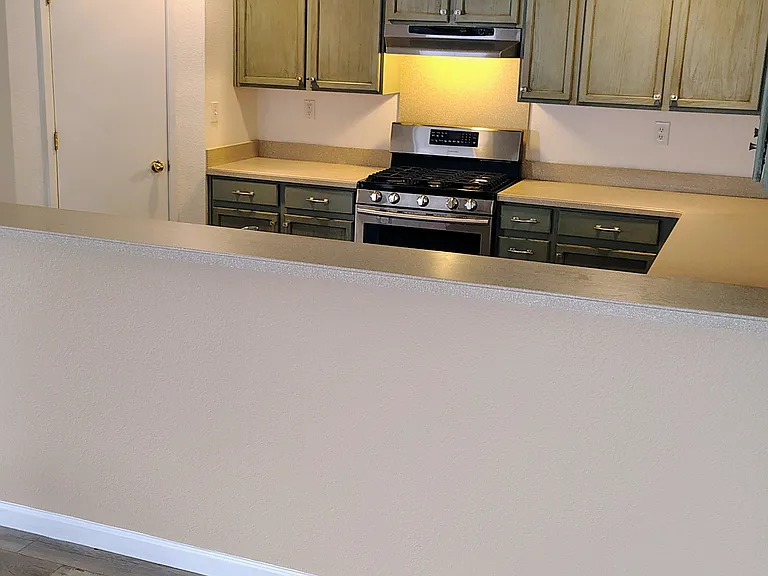 3034 Roadrunner Dr — Photo 4