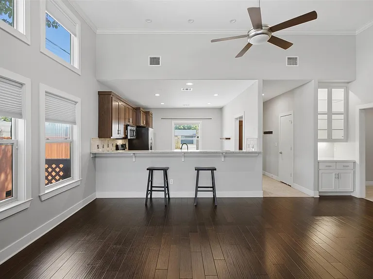 1315 W Anderson Ln #A — Photo 16