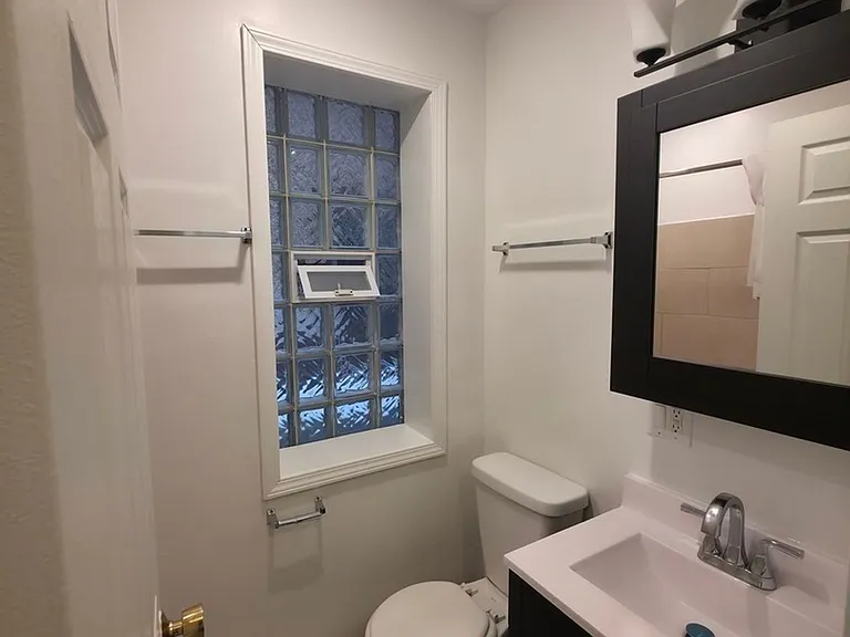 1748 N Keystone Ave — Photo 8