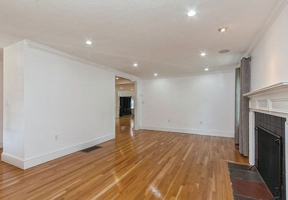 4th image of 37 Philbrick Rd