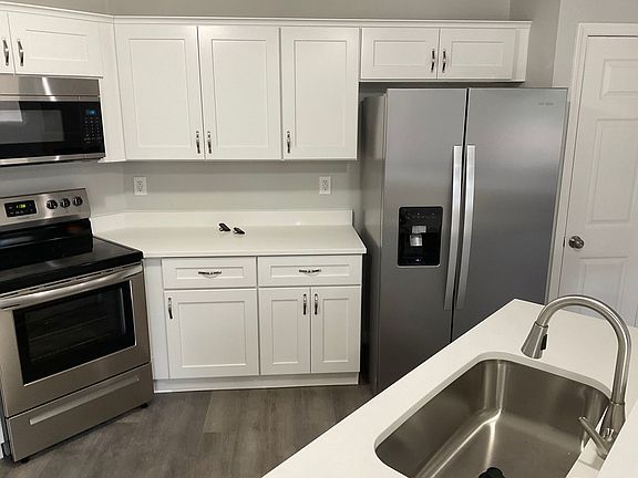 5th image of 9438 Fagan Ct NE