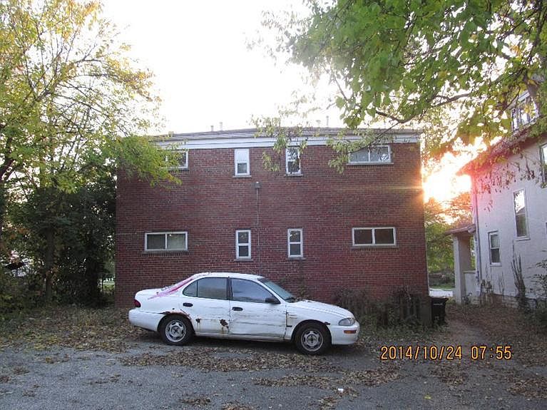 2nd image of 863 Academy Ave
