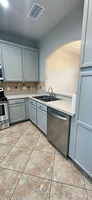 3 bed, 2.5 bath, 1657 sqft, $2,750 — Photo 4