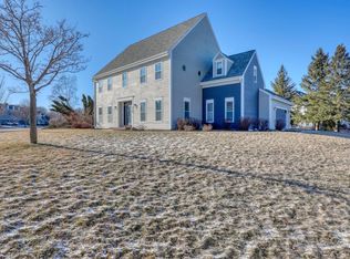 518 Cottonwood Ln, Grafton, WI 53024