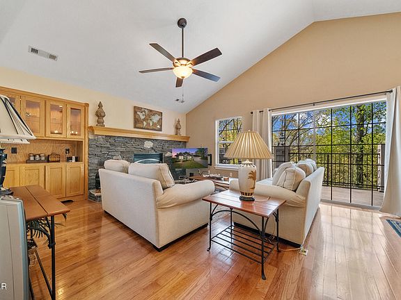 4th image of 405 Maggie Mack Ln