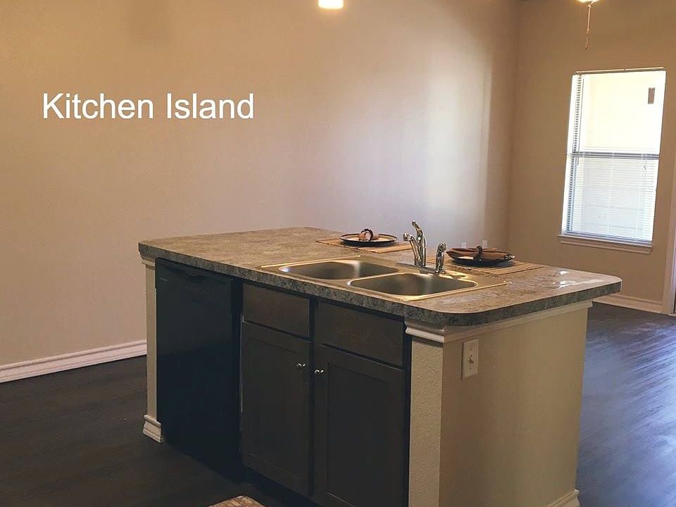 2nd image of 1349 Nueces St