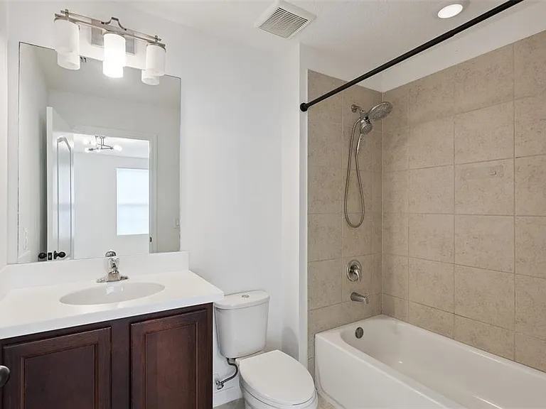 756 Steerview St — Photo 14