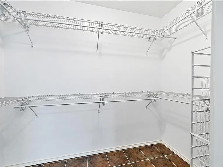 4600 Rivka Cv — Photo 18