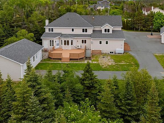 3rd image of 34 OLIVERS POND Place